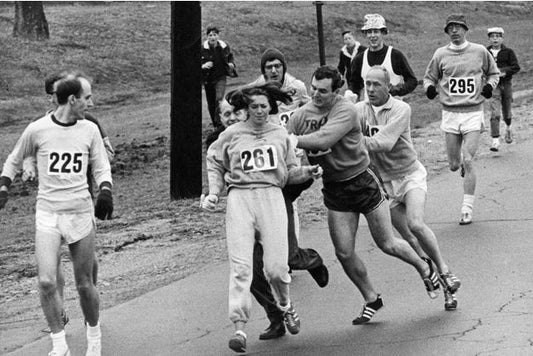 EP 1 – Kathrine Switzer, dossard 261 : héroïne de la course à pied